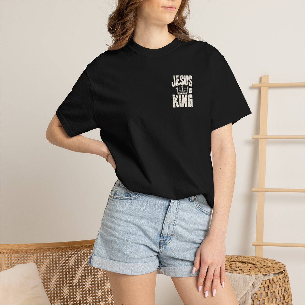 Jesus is king T-shirt